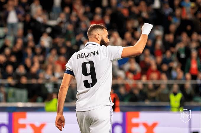 Benzema returns to Lyon without pay