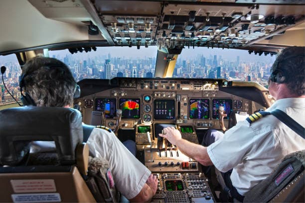 Plane incident involving knives and violence from Dubai to Israel