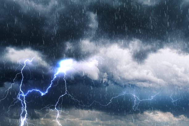 Heavy thunderstorms with hail tonight