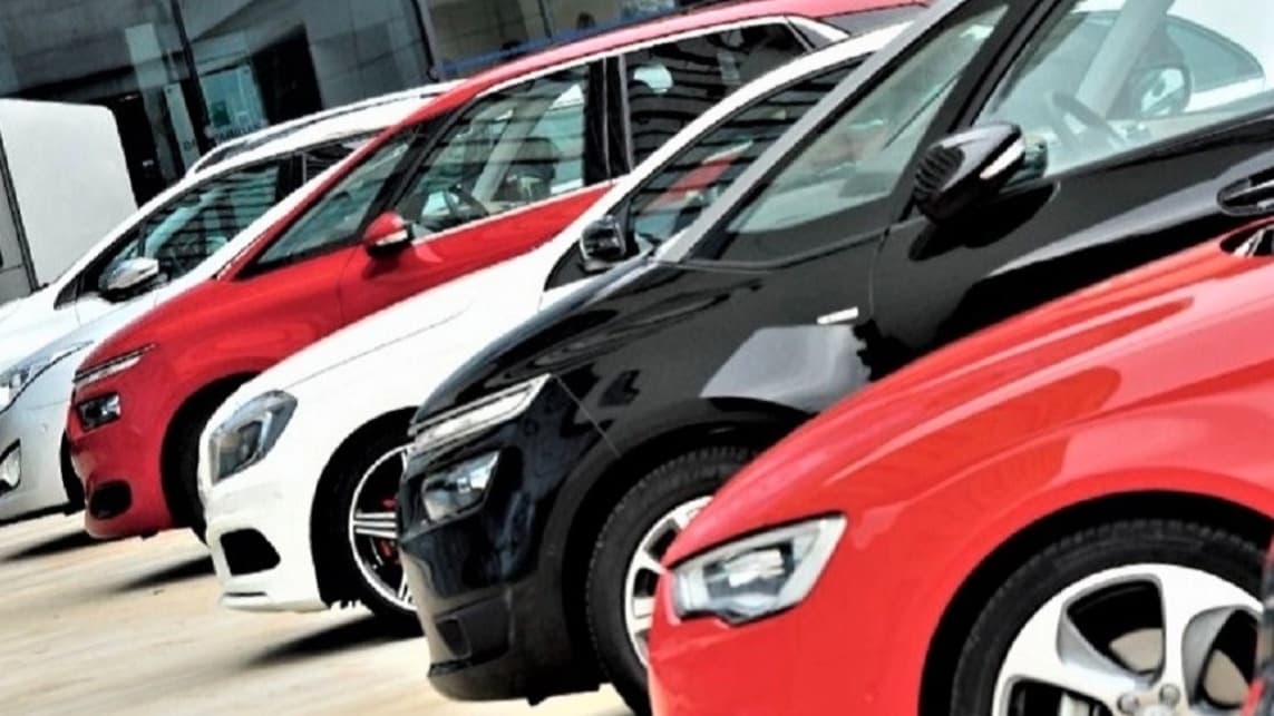 انخفاض مبيعات السيارات الشعبية
