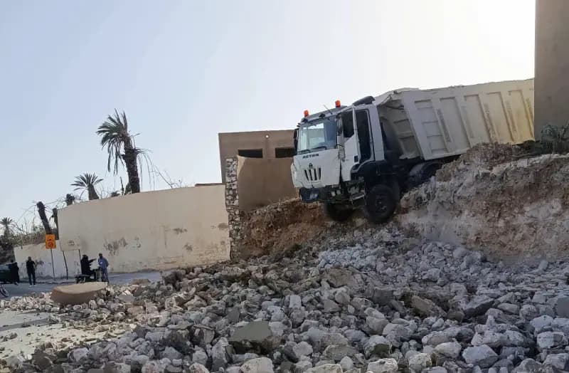 Kasserine: Truck crashes into factory wall