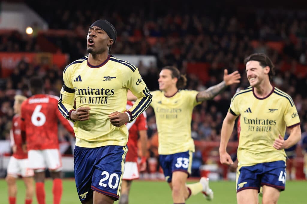 Arsenal edges Nottingham to close gap with City