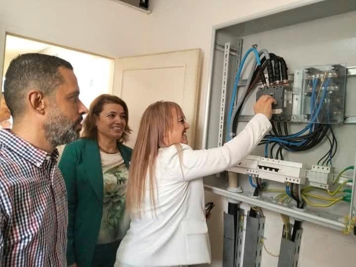 إذاعة المنستير تبدأ بتشغيل أول محطة شمسية