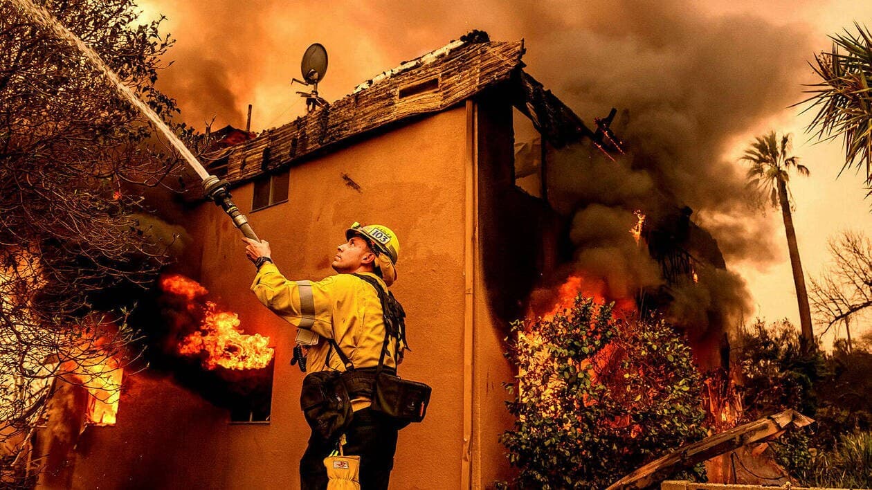Major Fire Destroys California Mansions