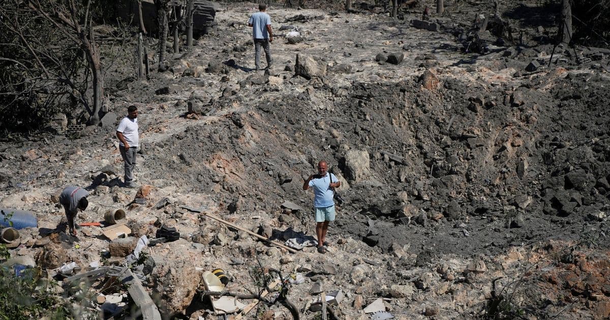 إسرائيل تقتل 9 في غارات على لبنان  
نواف سلام: ليسوا أهدافا عسكرية