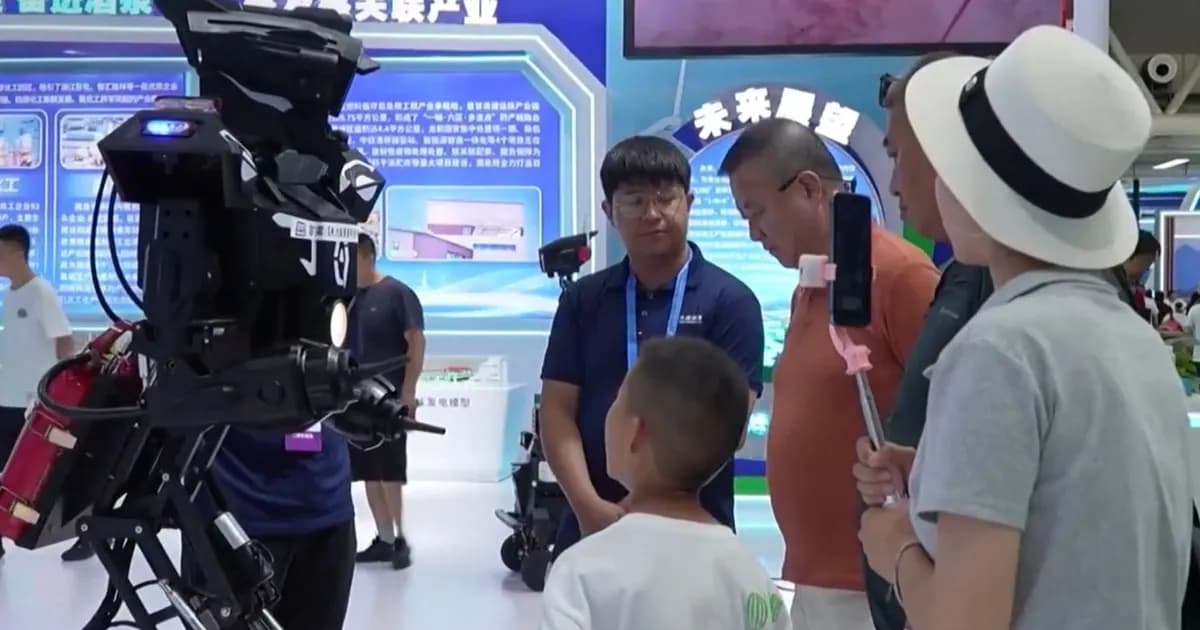 Chinese robot exemplifies the "security guard of the future" with emotion recognition and monitoring capabilities