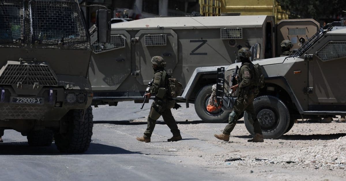 Israel outlines new borders near Ramallah