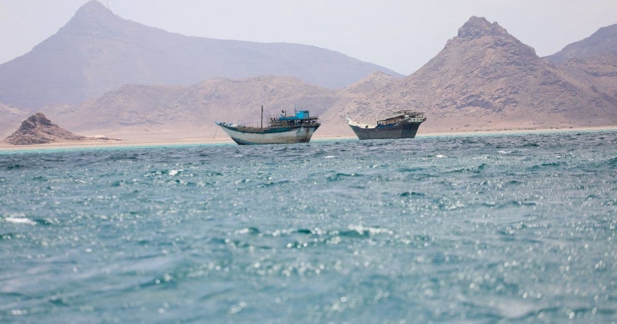 الجيش اليمني يسيطر على باب المندب ومطار ذوباب