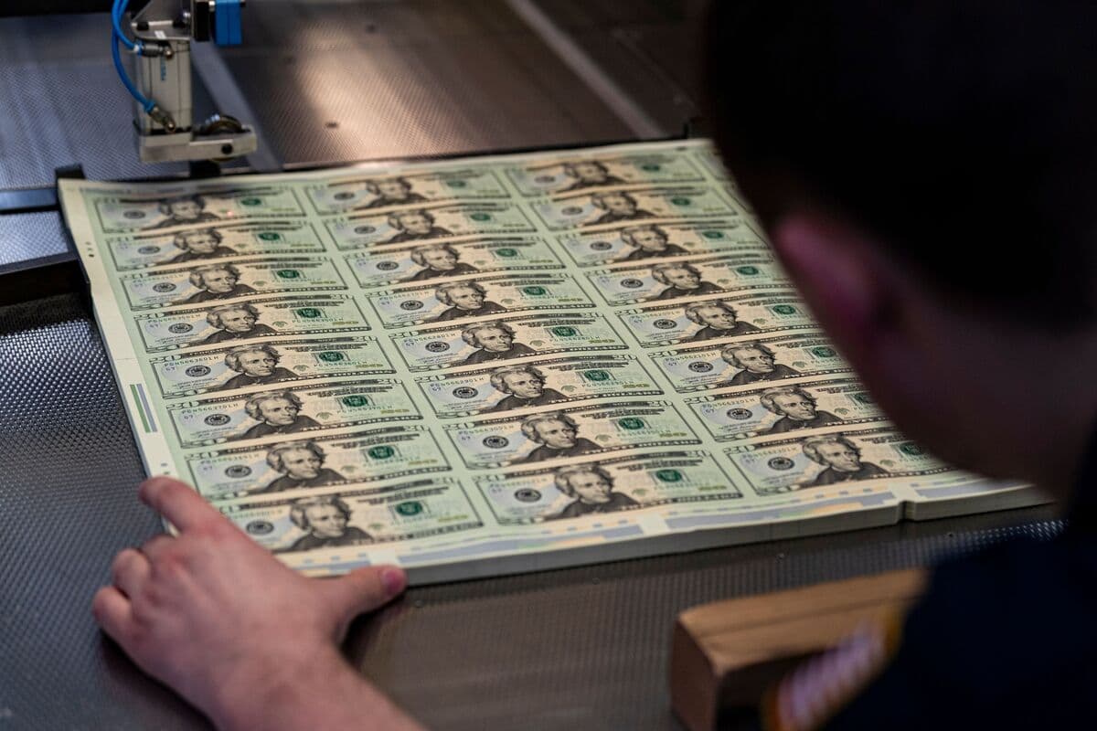 US Buyback Plan Spurs Japan Comparisons and Dollar Pressure