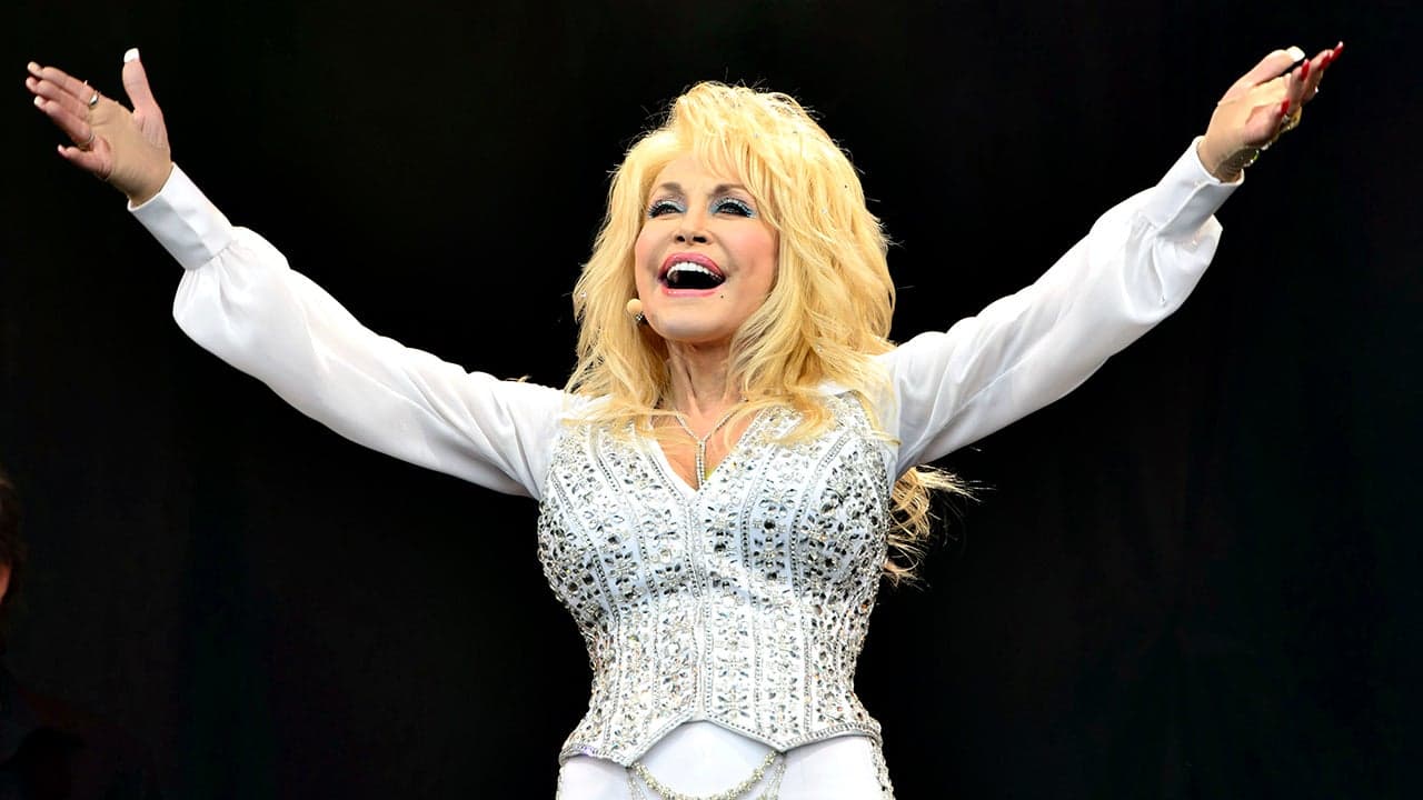 World honors Dolly Partons legacy