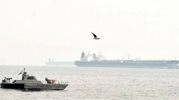 إيران: مضيق هرمز لا يزال مغلقًا