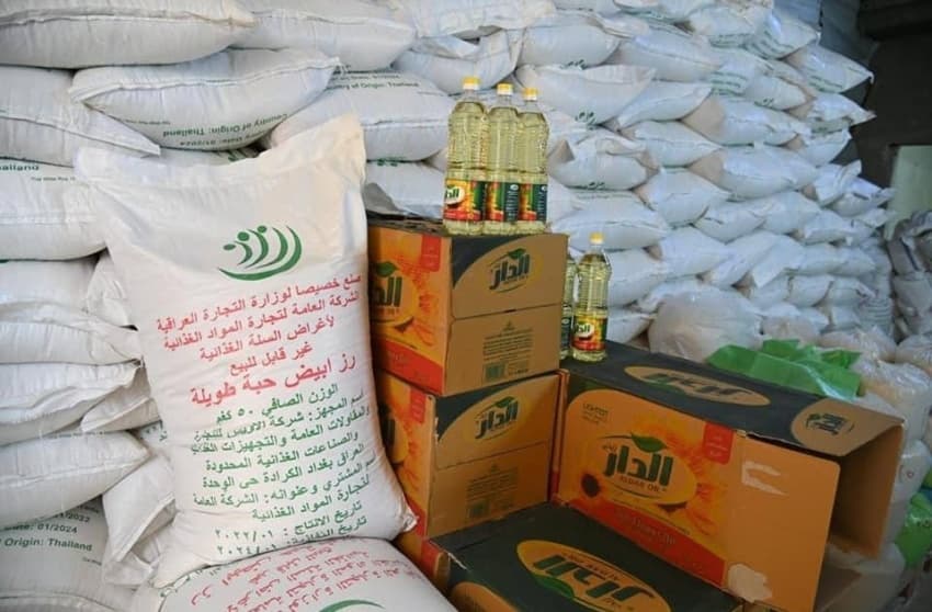 العمل يجهز السلة الغذائية لسبعة ملايين