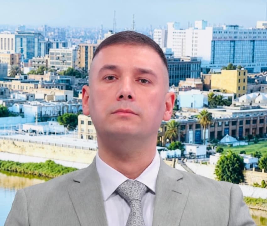 الداخلية تكرم مستشارًا قانونيًا لتميزه في إنفاذ القانون