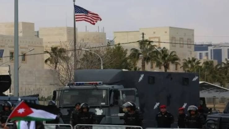 السفارة الأمريكية بعمّان تنصح الأمريكيين بمغادرة المنطقة