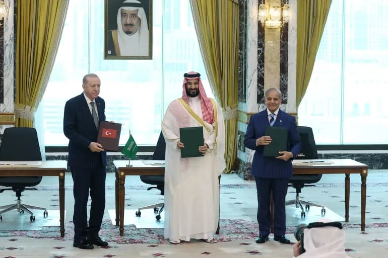 تأسيس أمانة دفاعية سعودية تركيا وباكستان