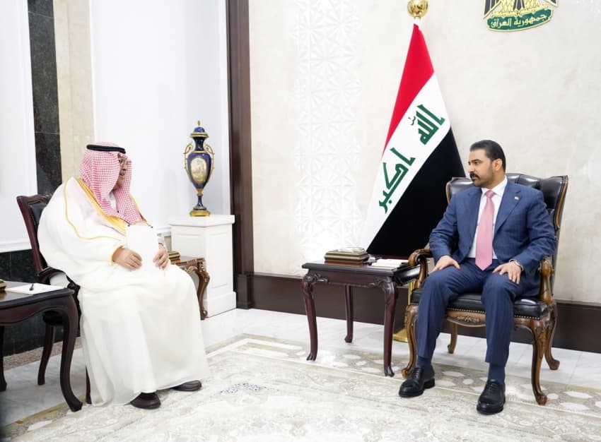 الزيدي يؤكد حرص الحكومة على تعزيز التعاون مع السعودية