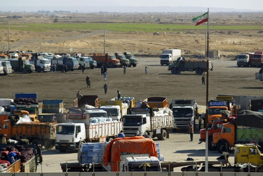 Iran plans free zone with Iraq