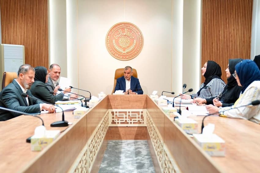 Finance Minister urges program completion