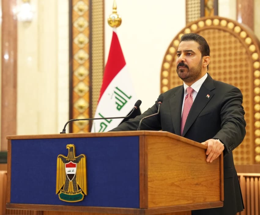الزيدي يوجه بالتحقيق في تجاوز العلم الأمريكي