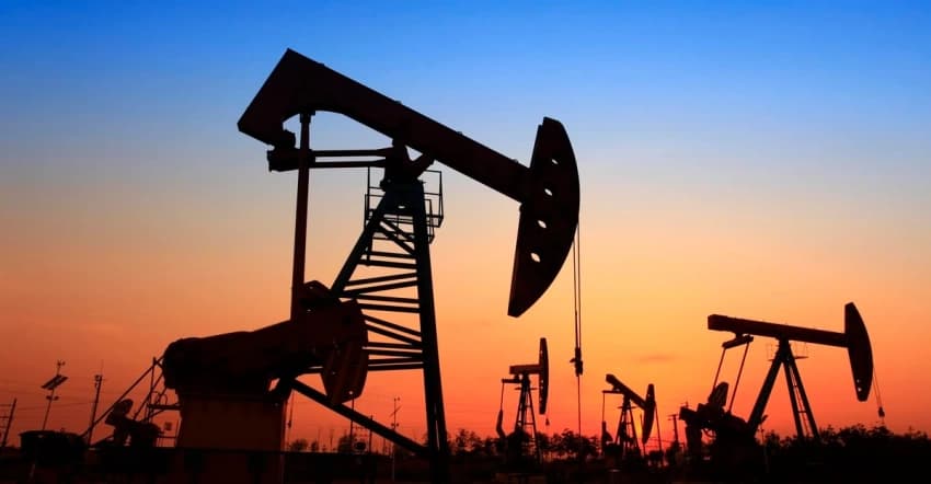 Oil reaches $200 amid shipping challenges
