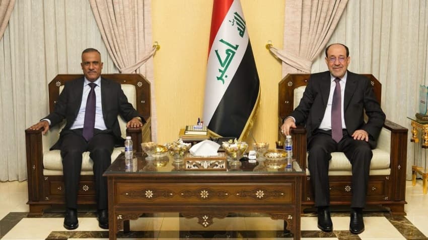 Defense Minister Meets Maliki on Military Support