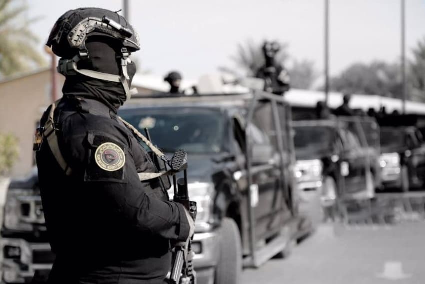 الأمن يحرر مسؤولين سابقين ويقبض على متهمين في بغداد