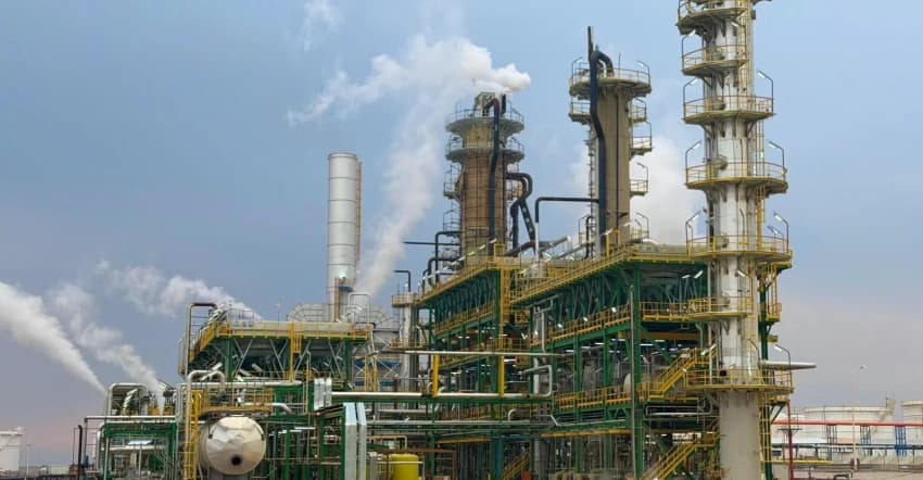 Middle East oil exports rebound despite Strait attacks