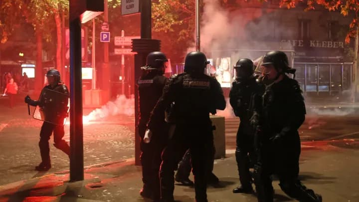 France arrests 780 after security clashes