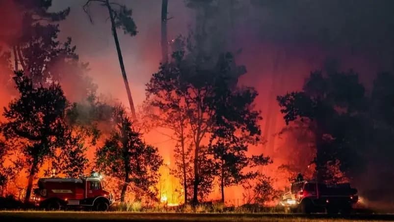 Macron chairs meeting on Gironde wildfire
