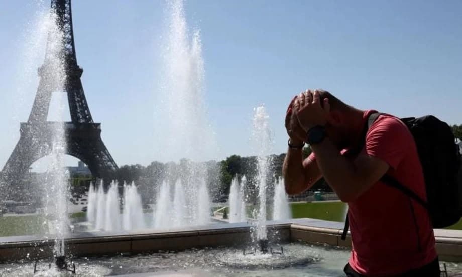France extends maximum alert in 37 districts amid severe heatwave