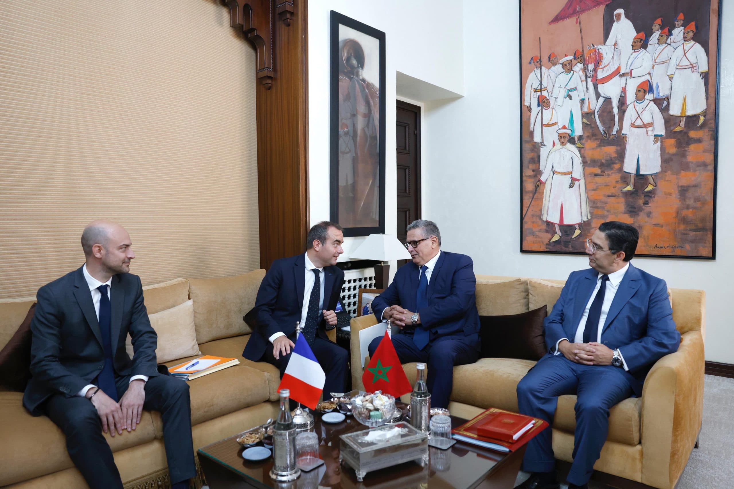 أخنوش يجري مباحثات ثنائية مع الوزير الأول الفرنسي على هامش الاجتماع رفيع المستوى المغربي-الفرنسي