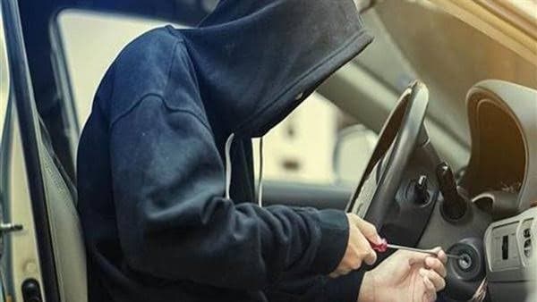 إحباط شبكة لسرقة السيارات بالوثائق المزورة