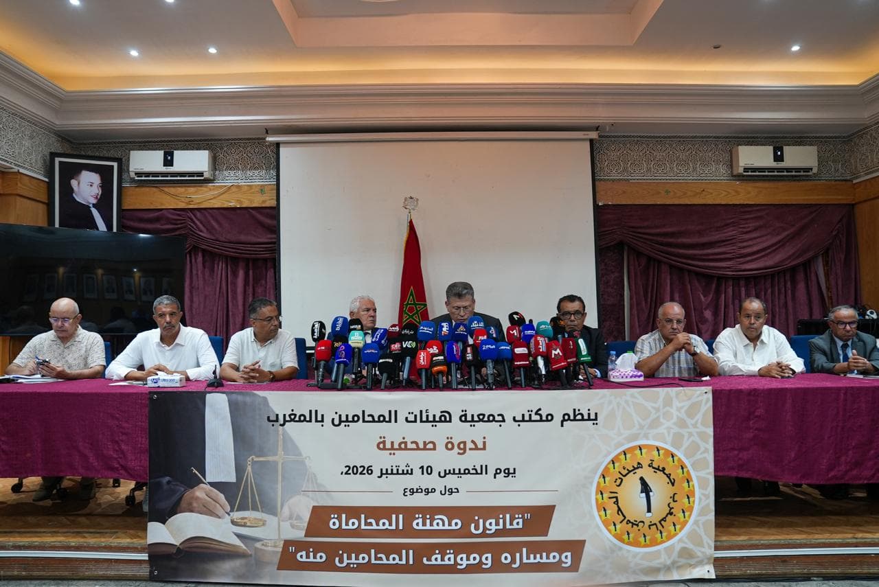الزياني يكشف نية المحامين تمديد الإيقاف