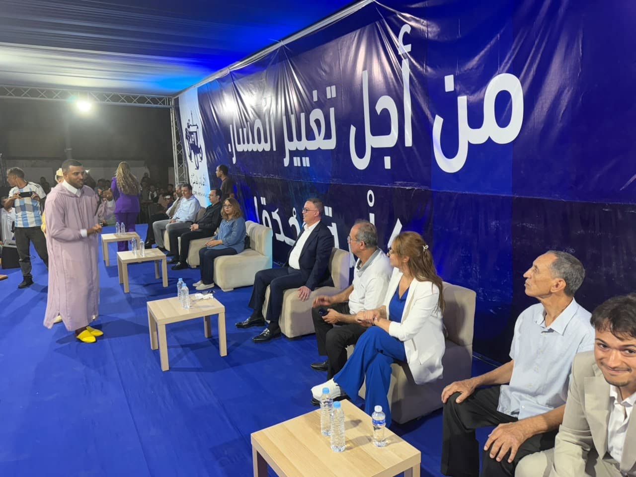 لقجع يؤكد أهمية تطبيق الأمازيغية