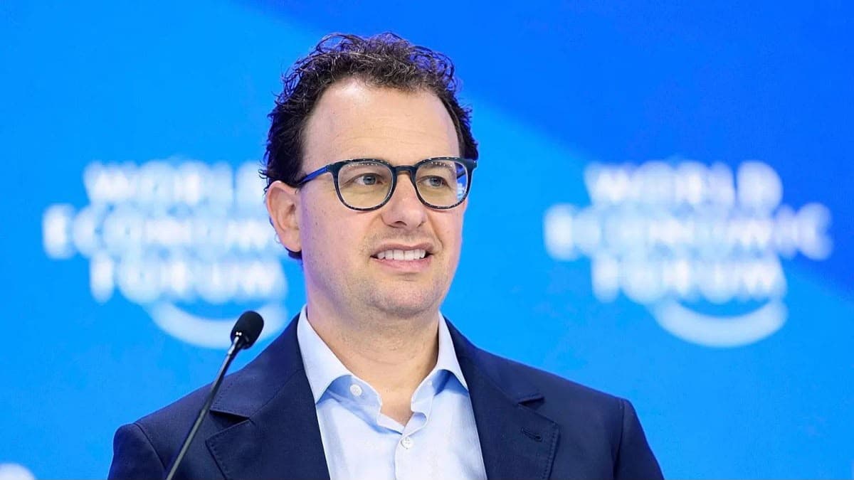 رئيس أنثروبيك يطالب بتأجيل تطوير الذكاء الاصطناعي