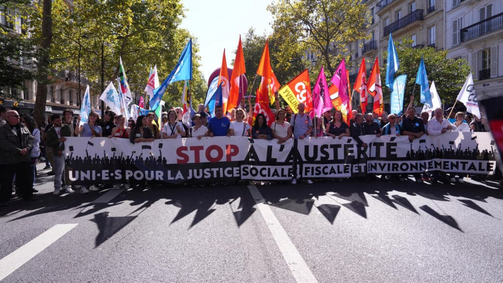Public workers in France strike ahead of 2027 budget