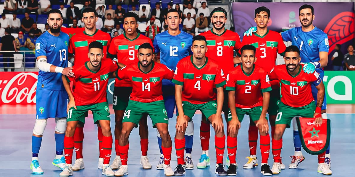 الدكيك يُعلن قائمة 14 لاعبا لكأس أفريقيا