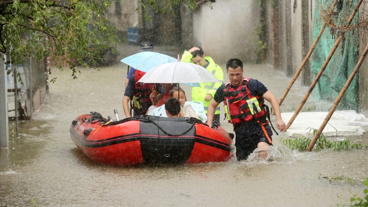 Thailand flood prompts evacuation of nearly 300 families