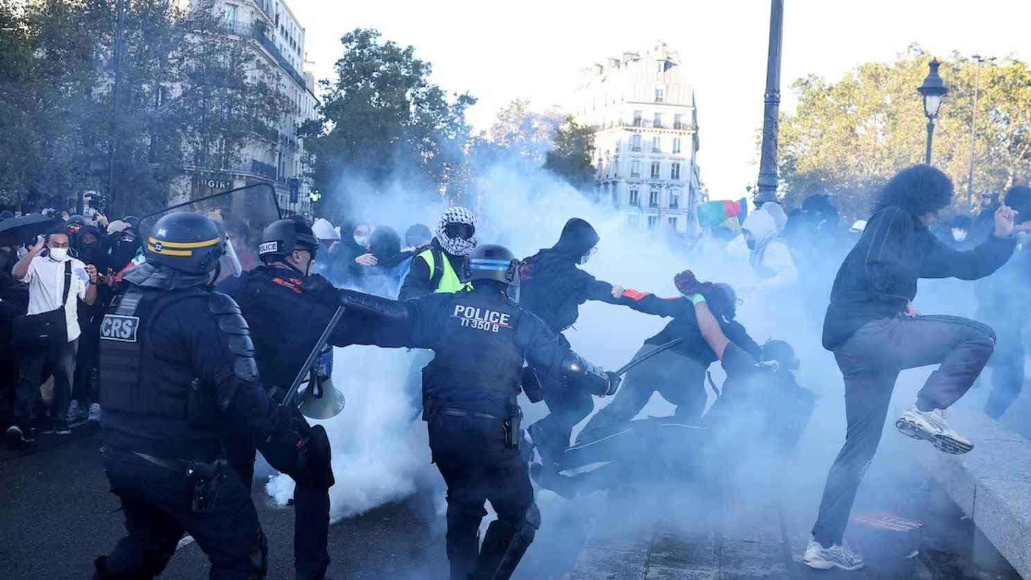 France confronts fresh student protests