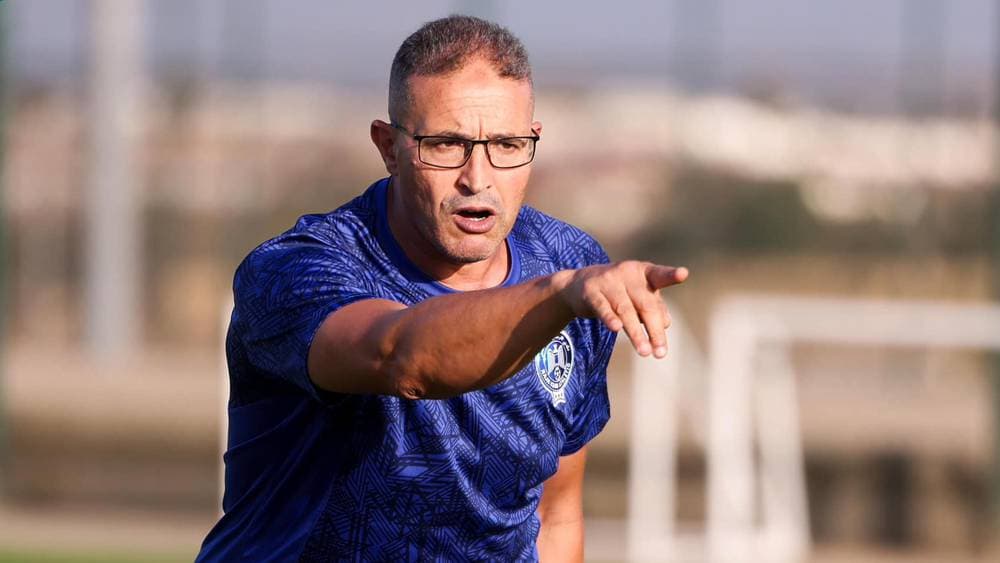 الجيناني مساعدا بالرجاء
