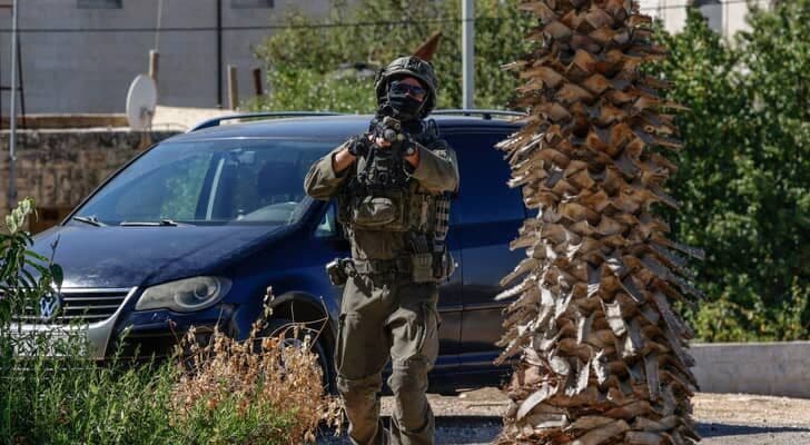 Arrests Target 14 Citizens in West Bank Escalation