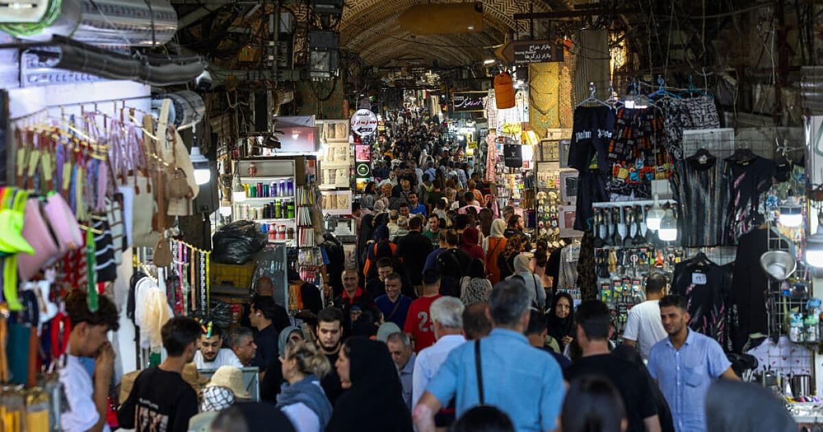 ترمب يتوقع انهيار إيران وواشنطن تستعد لهجوم مالي