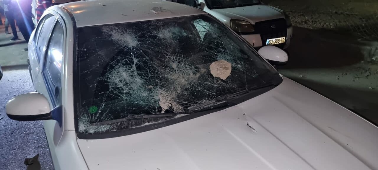 Settlers target vehicles and homes in al-Mughayer