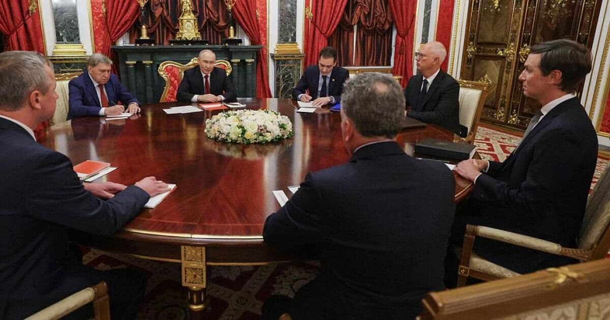 Putin Meets Trump Envoys Orders Ukraine Strike Halt