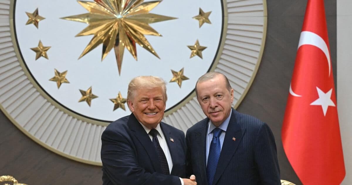 أردوغان وترمب يناقشان التصعيد وإعادة التهدئة في غزة