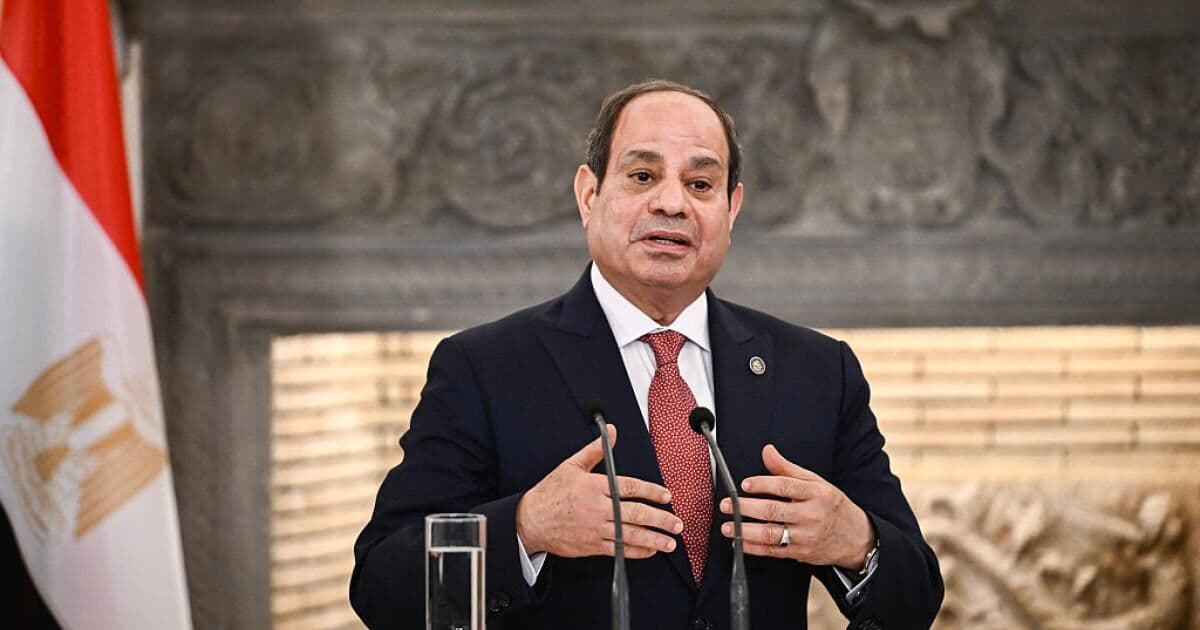 السيسي يوافق على تفويض برلماني للدفاع عن السعودية