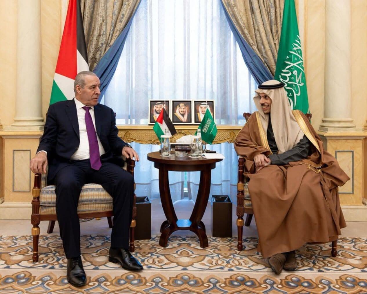 Sheik talks with Saudi FM on Palestine updates