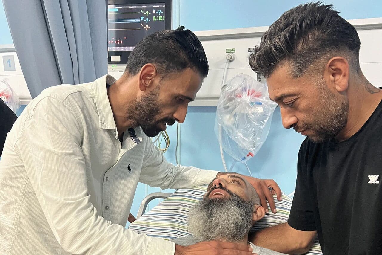 حسن عرار يواجه وفاة والديه بعد الإفراج