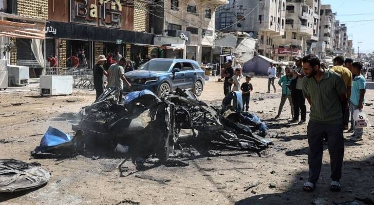ضحايا مدنيون بينهم طفلة في غارة غرب غزة