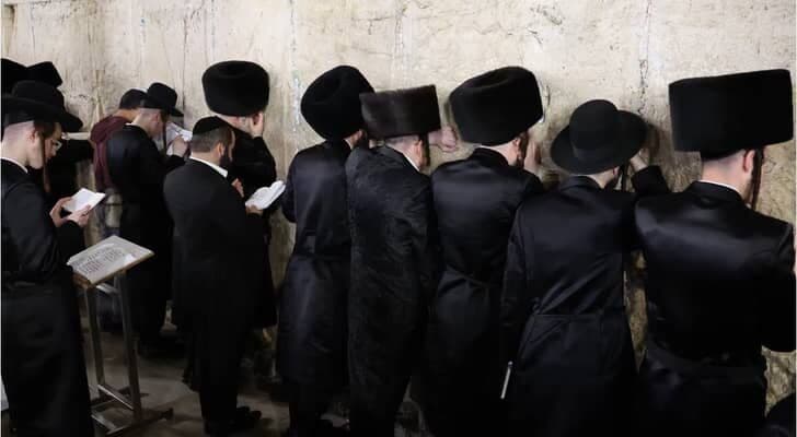 نتنياهو يقتحم ساحة البراق والقدس تسودها التهدئة